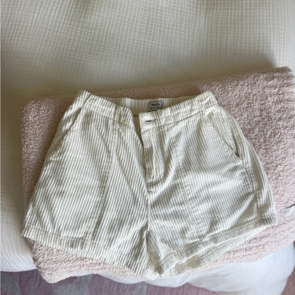 RVCA Cream CORDUROY SHORTS with Pocket - Picture 2 of 2